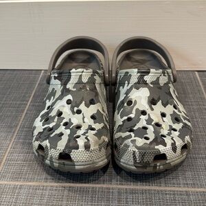 Crocs, Grey camo, Size J5